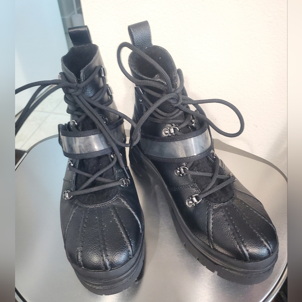 Black Water Resistant Boots 8.5 M